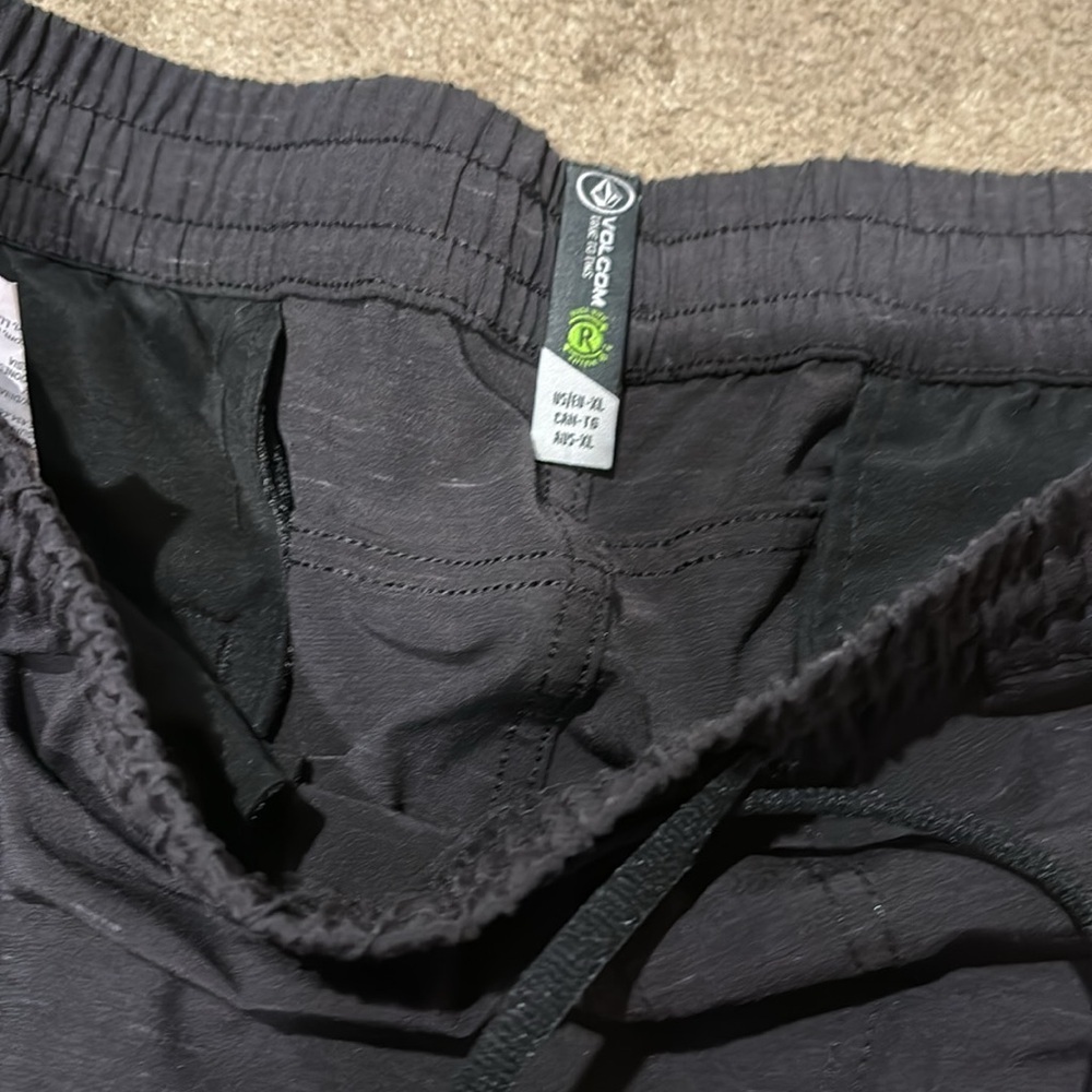 Volcom Modtech Board Shorts Trunks Sz Xl Pocket S… - image 3
